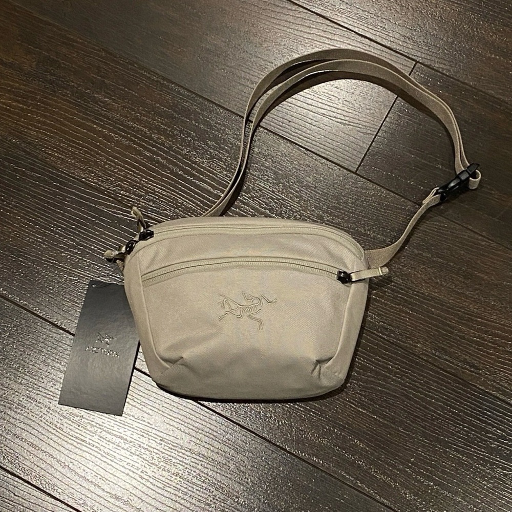 NWT! Arc’teryx Mantis 1 Waist Pack “Rune” Crossbody Shoulder Bag Fanny Pack